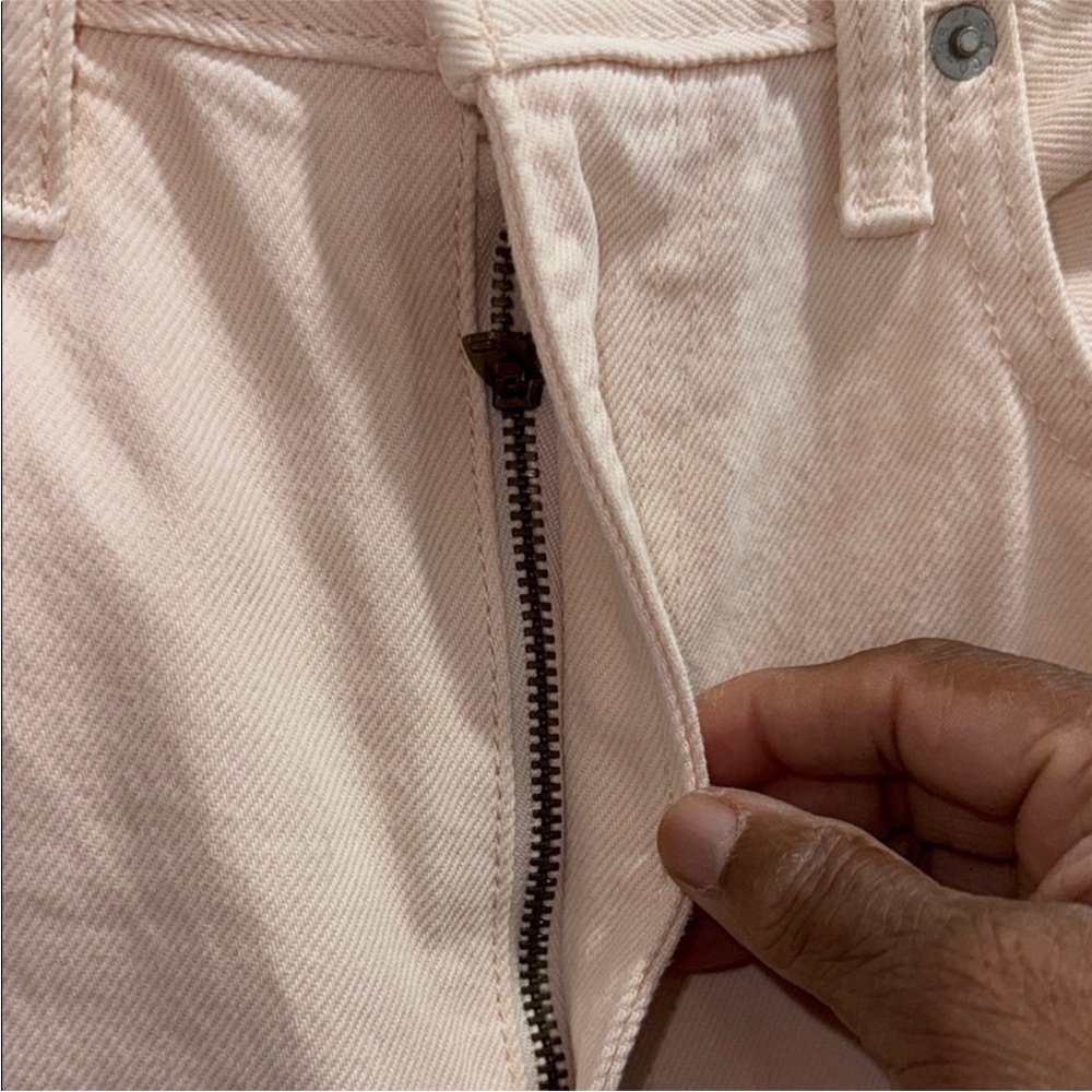Levi's Women's Soft Peach  Cropped Jeans - Picture 5 of 8